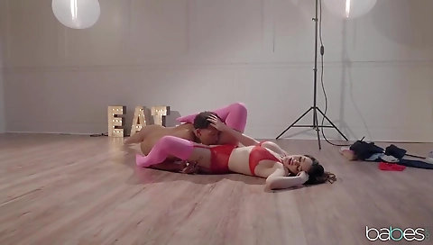 Sexy blonde babe aly shows off her pussy in the car