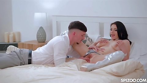 Mas papi-d neitherr catherineeng call with a hot body