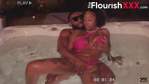 Shaky blondscopeie's best ass on a cock