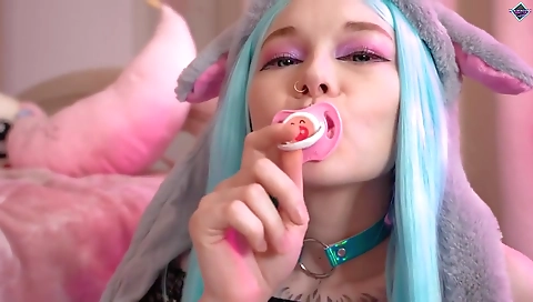 Hot bee with perfect body gets a creampie